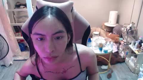 ELYSE A SIMPLE GIRL online show from 9, 1, 2026