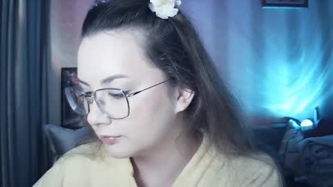 moodiemira online show from 28, 5, 2026
