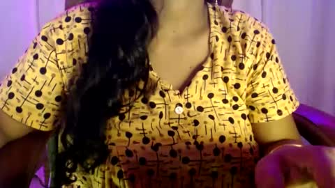 Snapshot of moody_maya chatting on 10, 9, 2025 Maya online show from 10, 9, 2025