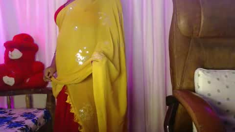 Snapshot of moody_maya chatting on 21, 10, 2025 Maya online show from 21, 10, 2025