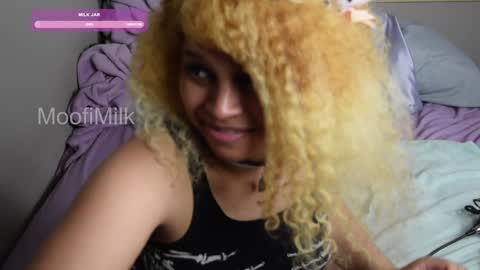 Snapshot of moofimilk chatting on 25, 1, 2025 Moofi Milk online show from 25, 1, 2025