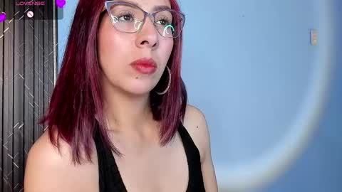 Snapshot of moolly_evanz chatting on 25, 4, 2026 moolly_evanz online show from 25, 4, 2026
