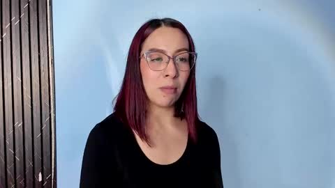 Snapshot of moolly_evanz chatting on 28, 5, 2026 moolly_evanz online show from 28, 5, 2026