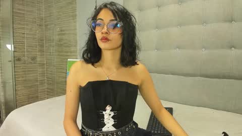 Elizabeth  online show from 24, 10, 2025