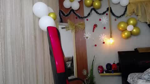 Snapshot of moon_and_fire_ chatting on 16, 11, 2025 moon_and_fire_ online show from 16, 11, 2025