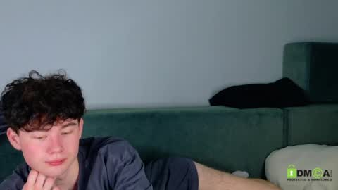 moon_gloww online show from 15, 4, 2026