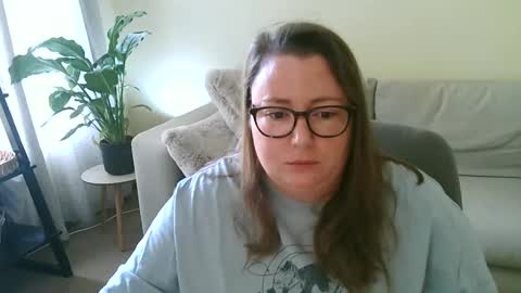 Moon Petal online show from 6, 10, 2025