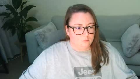 Moon Petal online show from 21, 10, 2025