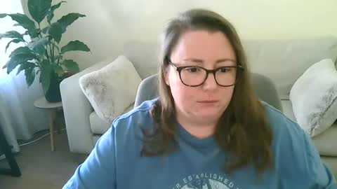 Moon Petal online show from 22, 10, 2025