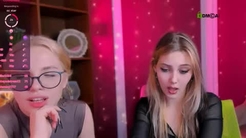 Snapshot of moon_shine25 chatting on 8, 11, 2025 moon-shine25 online show from 8, 11, 2025