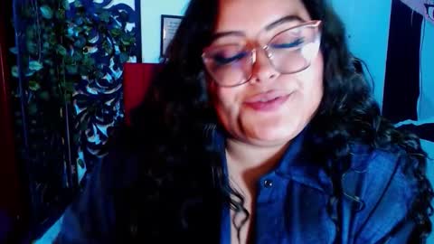 Snapshot of moon_sunflowers chatting on 22, 11, 2025 moon_sunflowers online show from 22, 11, 2025