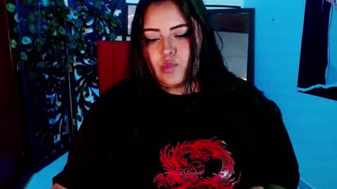 Snapshot of moon_sunflowers chatting on 3, 12, 2025 moon_sunflowers online show from 3, 12, 2025