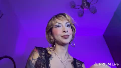 Snapshot of mooncinna chatting on 3, 10, 2025 Cinna online show from 3, 10, 2025