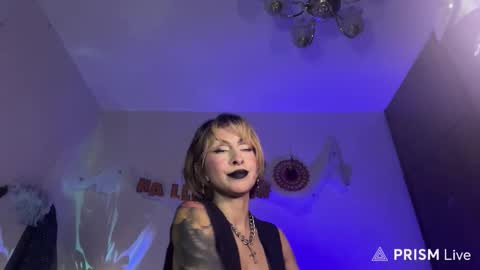 Snapshot of mooncinna chatting on 18, 10, 2025 Cinna online show from 18, 10, 2025