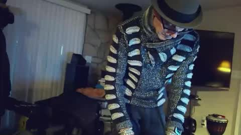 moondanceraa online show from 2, 12, 2025