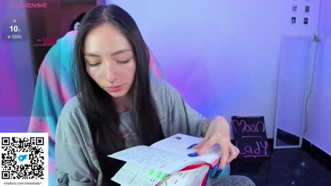 Snapshot of moonlady_ chatting on 7, 12, 2024 MOON online show from 7, 12, 2024