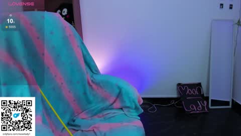 Snapshot of moonlady_ chatting on 16, 12, 2024 MOON online show from 16, 12, 2024