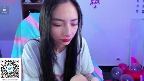 Snapshot of moonlady_ chatting on 4, 2, 2025 MOON online show from 4, 2, 2025