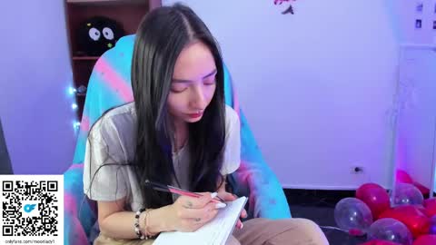 Snapshot of moonlady_ chatting on 12, 2, 2025 MOON online show from 12, 2, 2025