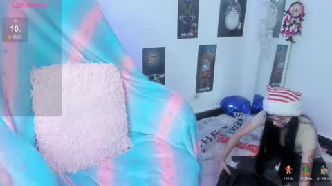 Snapshot of moonlady_ chatting on 18, 12, 2025 MOON online show from 18, 12, 2025