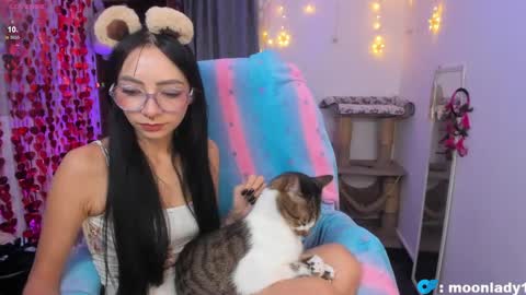 Snapshot of moonlady_ chatting on 19, 4, 2026 MOON online show from 19, 4, 2026