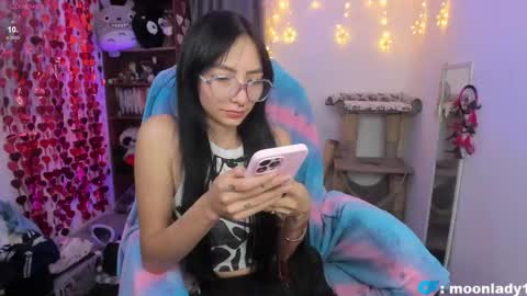 Snapshot of moonlady_ chatting on 22, 4, 2026 MOON online show from 22, 4, 2026