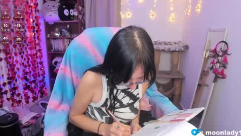 Snapshot of moonlady_ chatting on 28, 4, 2026 MOON online show from 28, 4, 2026