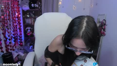 Snapshot of moonlady_ chatting on 5, 5, 2026 MOON online show from 5, 5, 2026