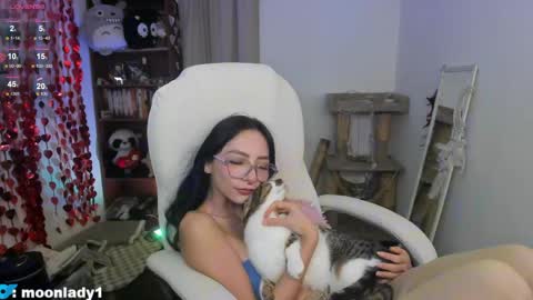 Snapshot of moonlady_ chatting on 22, 5, 2026 MOON online show from 22, 5, 2026
