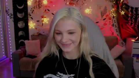 Mia   online show from 31, 10, 2025