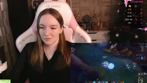 Snapshot of moonlish_siren chatting on 21, 1, 2025 Katrin online show from 21, 1, 2025