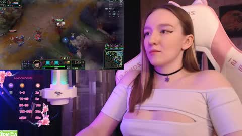 Snapshot of moonlish_siren chatting on 15, 2, 2025 Katrin online show from 15, 2, 2025