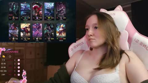 Snapshot of moonlish_siren chatting on 15, 9, 2025 Katrin online show from 15, 9, 2025