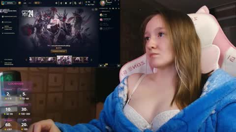 Snapshot of moonlish_siren chatting on 21, 9, 2025 Katrin online show from 21, 9, 2025