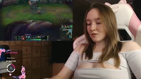 Snapshot of moonlish_siren chatting on 4, 10, 2025 Katrin online show from 4, 10, 2025