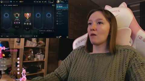 Snapshot of moonlish_siren chatting on 9, 11, 2025 Katrin online show from 9, 11, 2025