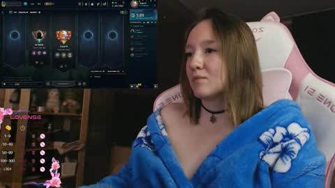 Snapshot of moonlish_siren chatting on 21, 11, 2025 Katrin online show from 21, 11, 2025