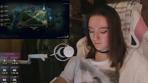 Snapshot of moonlish_siren chatting on 14, 4, 2026 Katrin online show from 14, 4, 2026