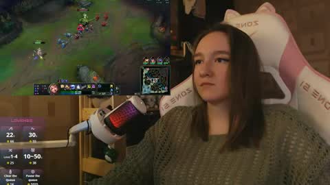 Snapshot of moonlish_siren chatting on 9, 5, 2026 Katrin online show from 9, 5, 2026