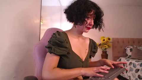 Michelle online show from 28, 2, 2025