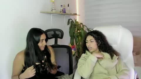 Snapshot of morena_rodriguez_9 chatting on 11, 10, 2025 morena_rodriguez_9 online show from 11, 10, 2025