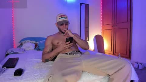 Snapshot of morenosiam chatting on 19, 10, 2025 morenosiam online show from 19, 10, 2025