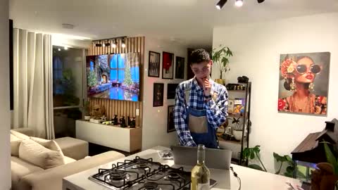 Snapshot of morgan_hiller chatting on 8, 11, 2025 online show from 8, 11, 2025