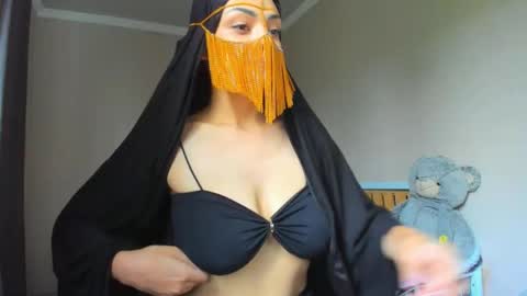 Snapshot of moroccan_diamond_ chatting on 10, 5, 2026 Medina online show from 10, 5, 2026
