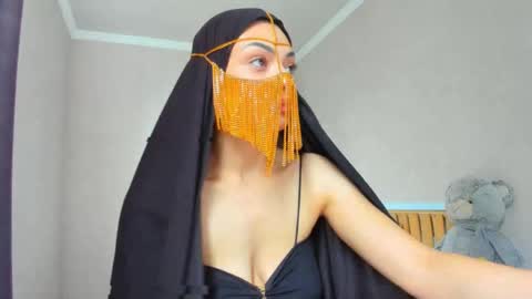 Snapshot of moroccan_diamond_ chatting on 11, 5, 2026 Medina online show from 11, 5, 2026