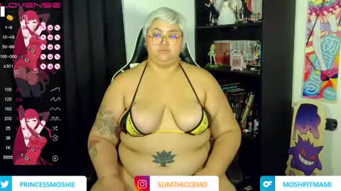 Snapshot of moshpitmami chatting on 29, 5, 2026 Indy online show from 29, 5, 2026