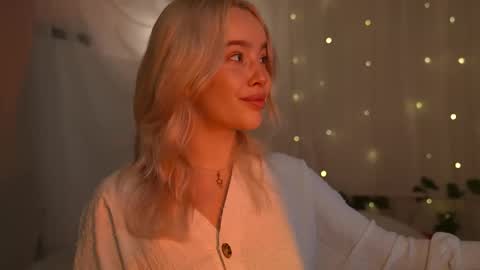 Snapshot of mother__of__dragons chatting on 22, 9, 2025 Deni and Jett my weekly schedule online show from 22, 9, 2025