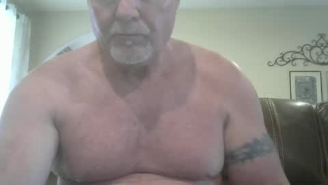 Snapshot of motorguy08 chatting on 1, 10, 2025 motorguy08 online show from 1, 10, 2025