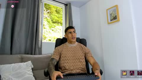 Snapshot of mr_adrian_ chatting on 29, 5, 2026 online show from 29, 5, 2026