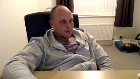 Mr Baldy Likes to Chat online show from 4, 10, 2025